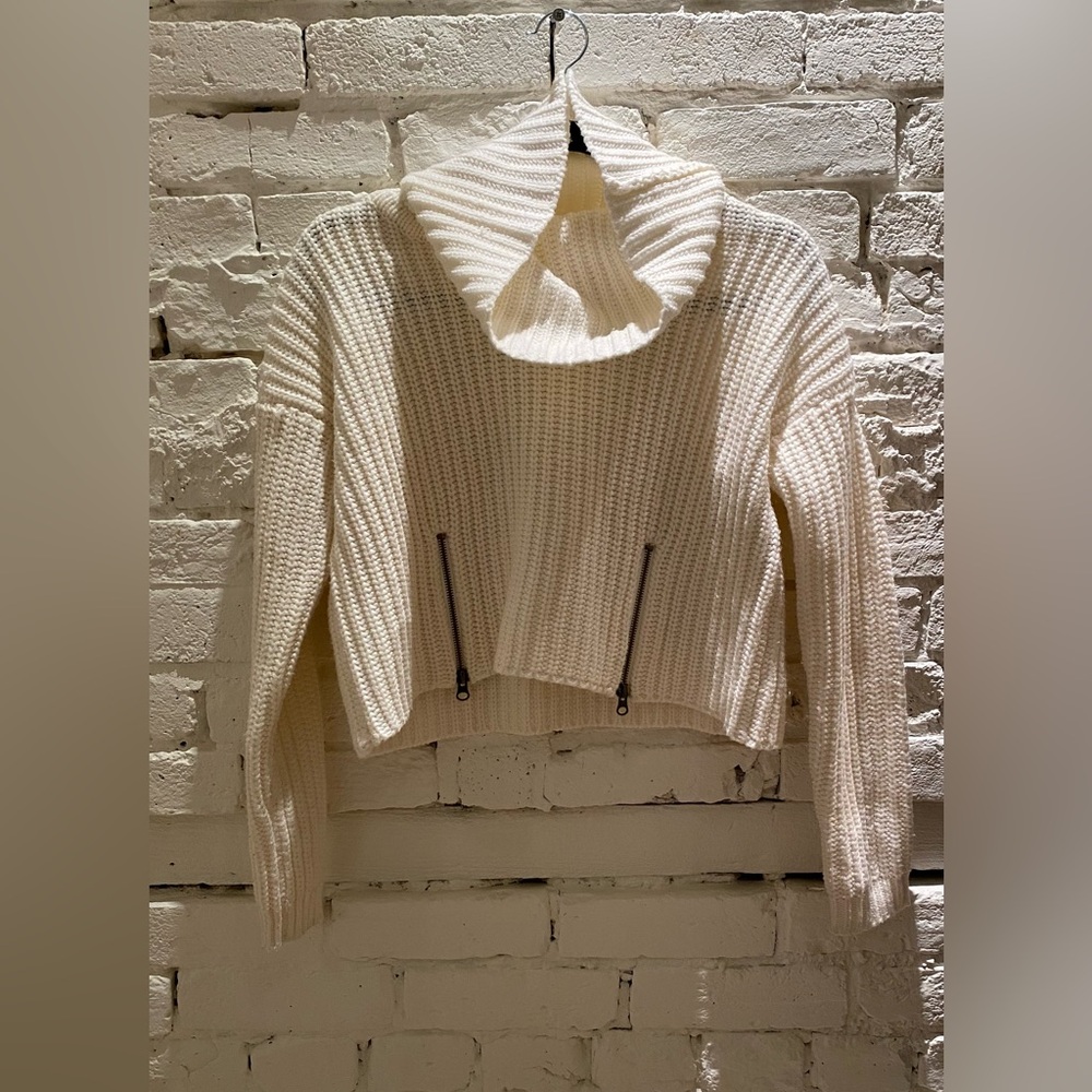 Cozy White Knit Sweater with Zipper Details
